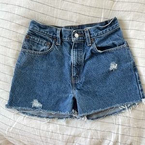 Relaxed fit Levi’s ✨